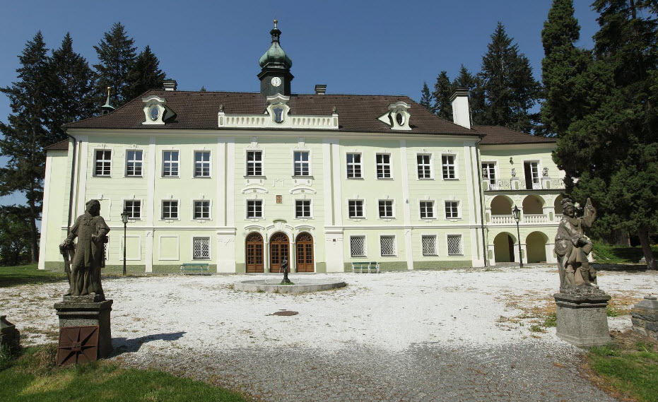 Zámek Zalužany, Czech Republic (Czechia)